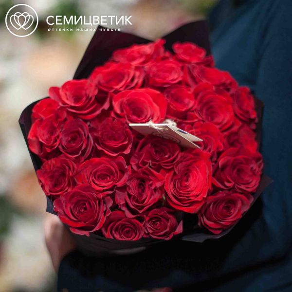 Букет из 25 красных роз (Эквадор) 60 см Freedom