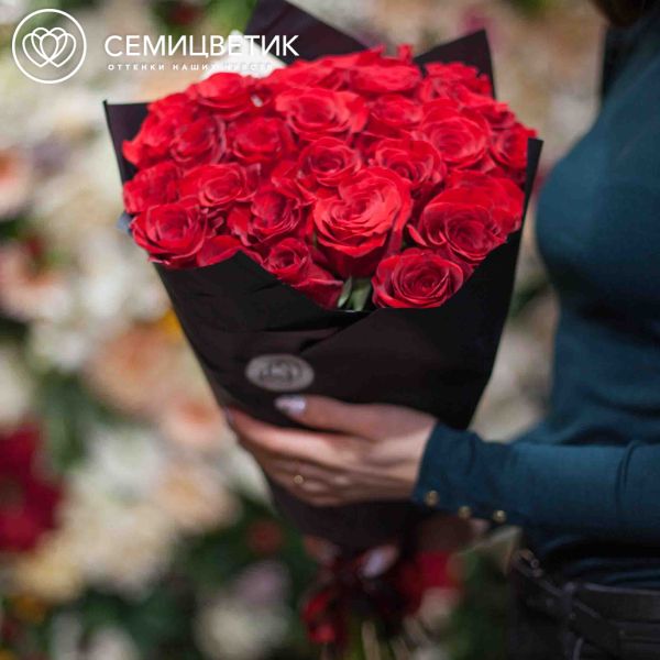 Букет из 25 красных роз (Эквадор) 60 см Freedom