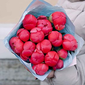 Букет из 15 коралловых пионов Coral Sunset Premium